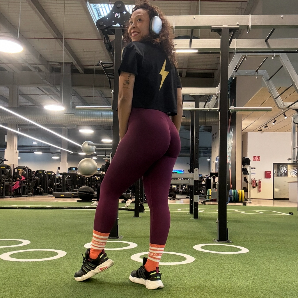 Crop Top Strong Body, Strong Mind – QMfit